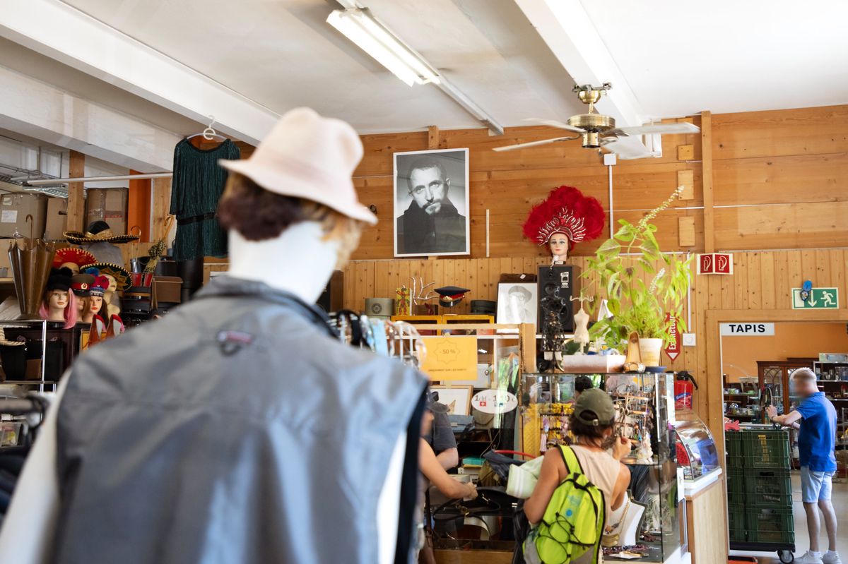 Carouge le 18.07.2024, Rte de Drize 5, magasin Emmaüs © Georges Cabrera