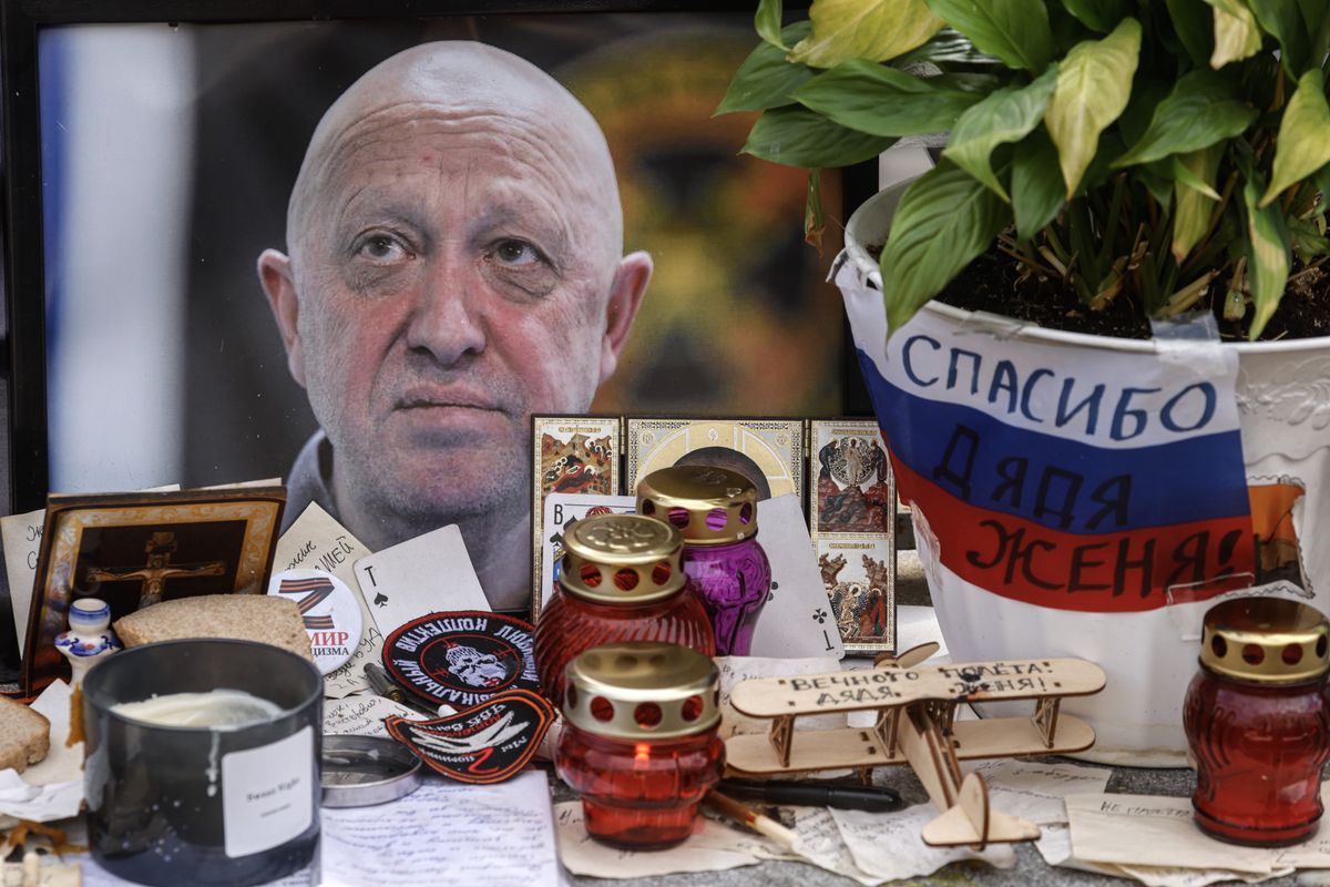 Un mémorial informel en hommage au chef de la milice Wagner, Evgeniy Prigogine, à Moscou le 3 septembre 2023.