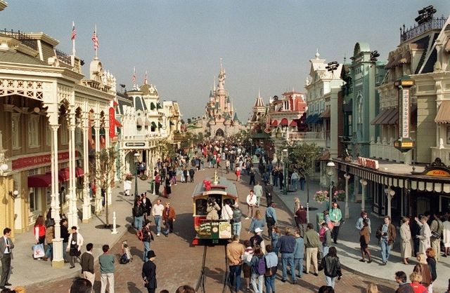 L'érosion de sa clientèle fait souffrir Euro Disney