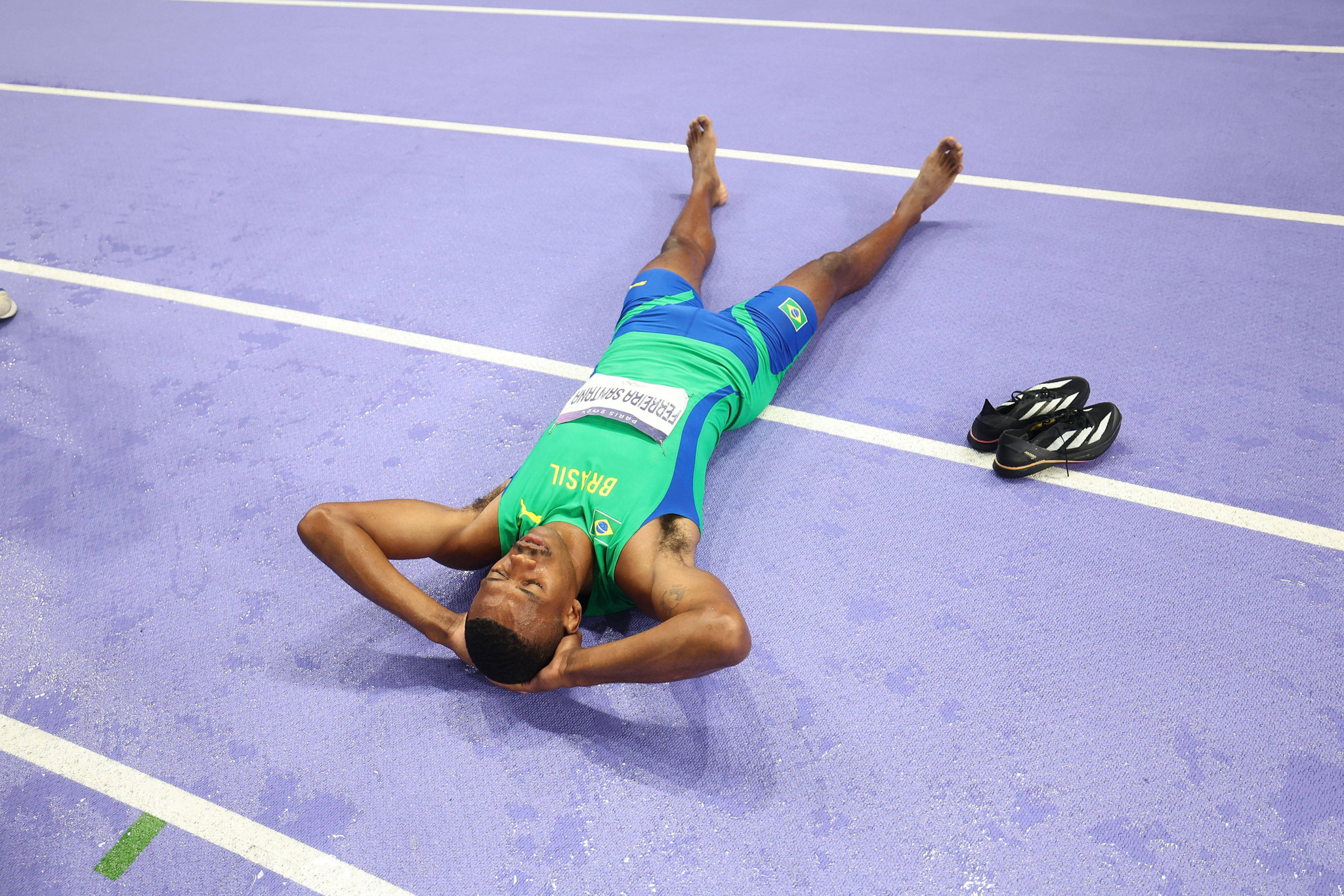 Unfall an der Hallen-WM: Weltmeister Ehammer im Glück – ein Stab holt seinen Konkurrenten von den Beinen