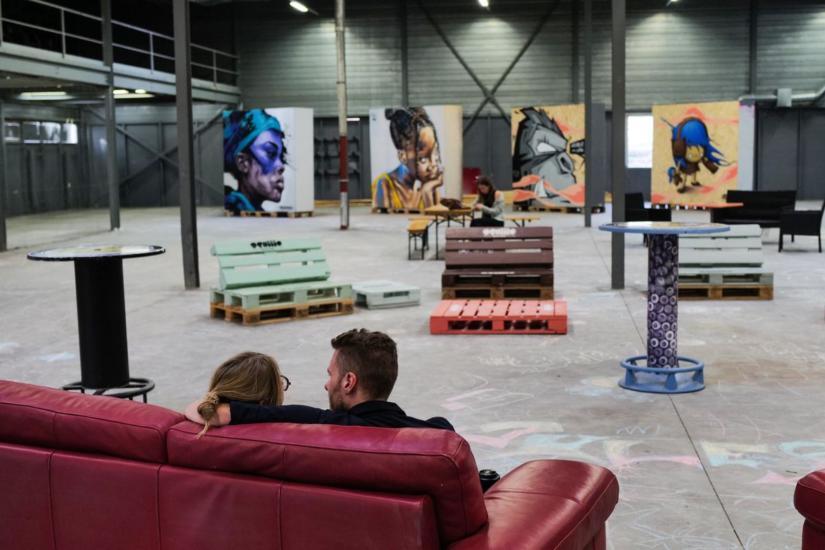 Genève 2023/10/05Une galeries urbaines éphémère, au 10 rue de la Bergère, Satigny. C'est un immeuble voué à la destruction et des artistes de street art, graffiti, ont pu prendre possession des lieux pendant une année.