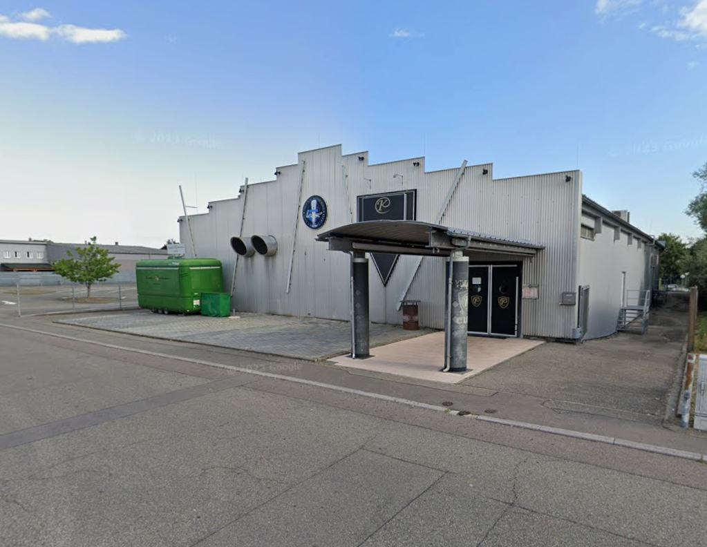 Hip-Hop-Club in Baden-Württemberg zerstört: Grossbrand in Disco: 750 Partygäste flüchten ins Freie