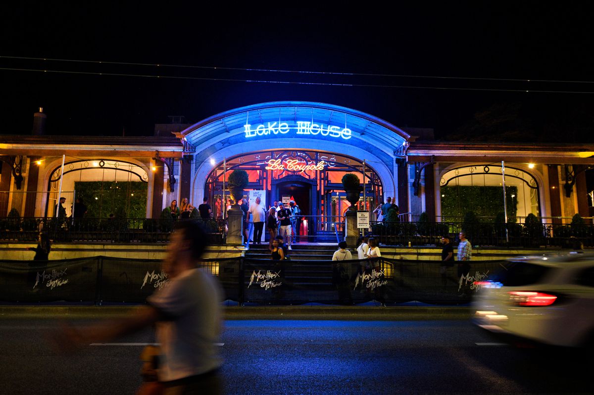 Nouveauté de 2022, la Lake House abrite The Memphis, salle très accueillante pour les jeunes artistes de jazz.