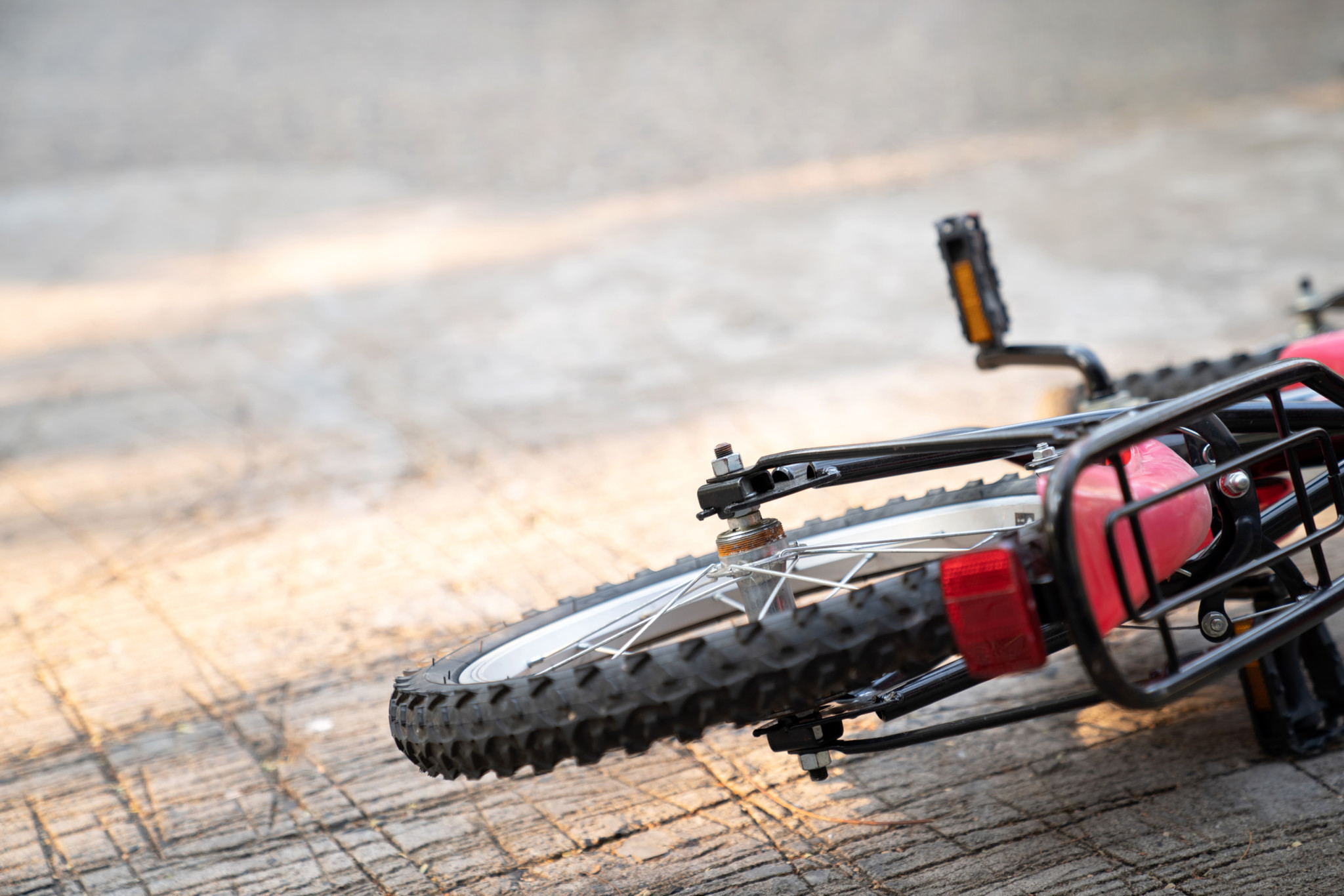 Appel à témoins dans le Jura: Un automobiliste percute un cycliste et continue sa route sans s’arrêter