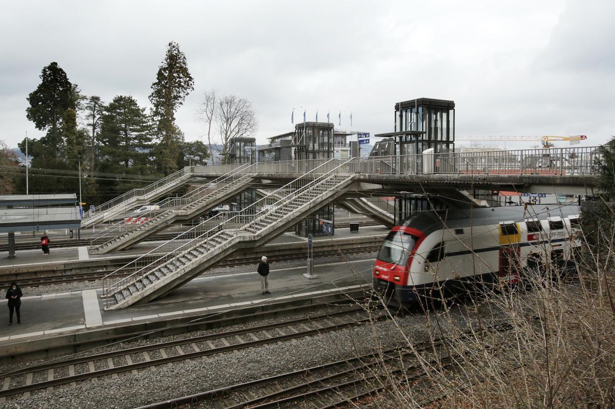 Passerelle gesperrt Der Bahnhof Thalwil ist nicht mehr