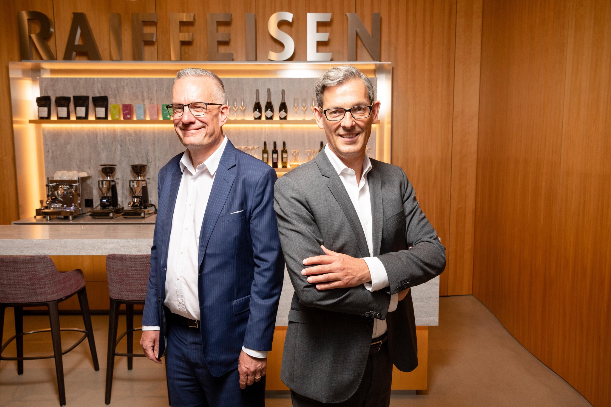 65 Mitarbeitende, 23’000 Kunden – und ab Montag eine eigenständige Genossenschaft: Die Raiffeisenbank Winterthur. Bankleiter ist Gregor Knoblauch (links), VR-Präsident Beat Schwab.