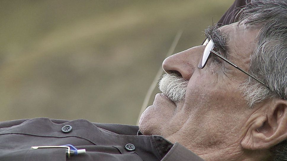 Zum Mahnmal stilisiert: «Der Imker» von Mano Khalil.Szene aus dem Dokumentarfilm "Der Imker" von Mano Khalil.