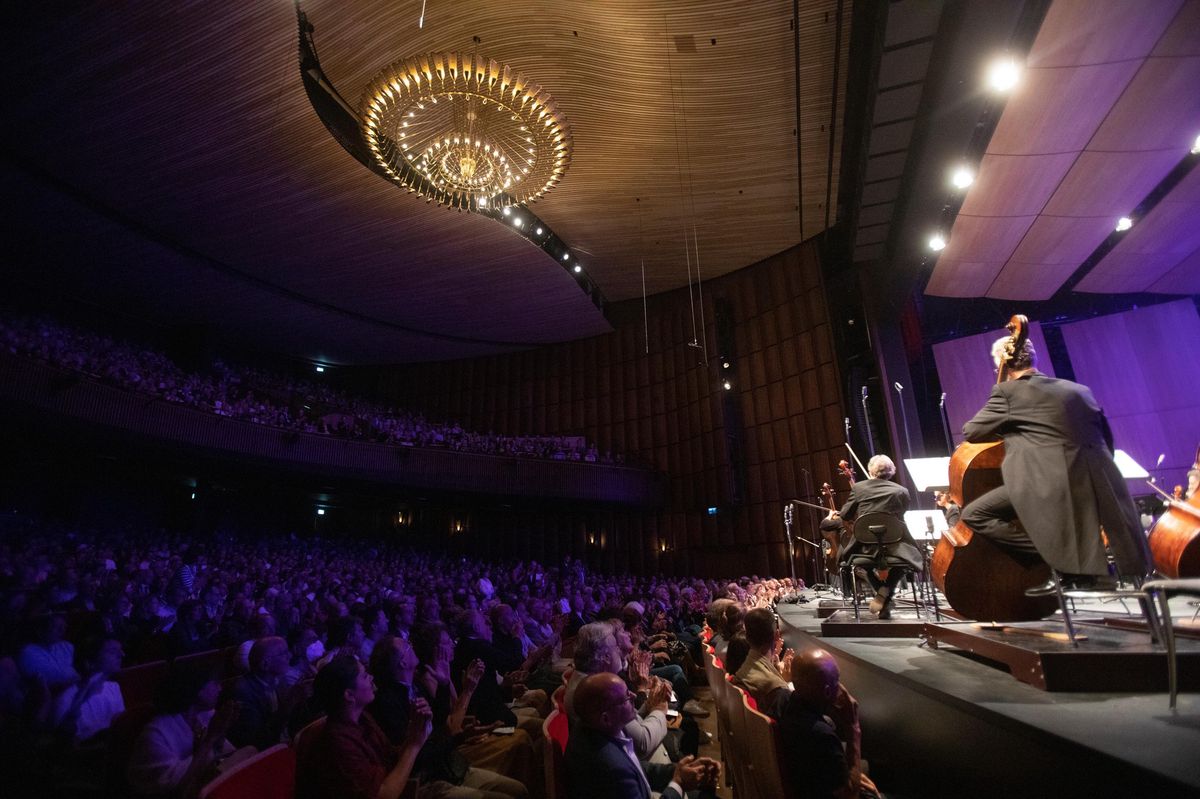 Inauguré en 1954 par l’OSR et Clara Haskil, le Théâtre de Beaulieu entame sa nouvelle vie avec l’OCL et Renaud Capuçon.