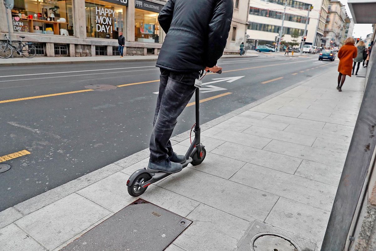 Tous les jours une personne est blessée en Suisse dans un accident impliquant une trottinette.
