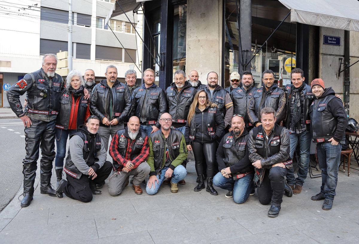 Des membres de l’association Templiers – Post Tenebras Lux, sont venus de la Chaux-de-Fond, du Valais et de Genève pour la «photo de groupe»