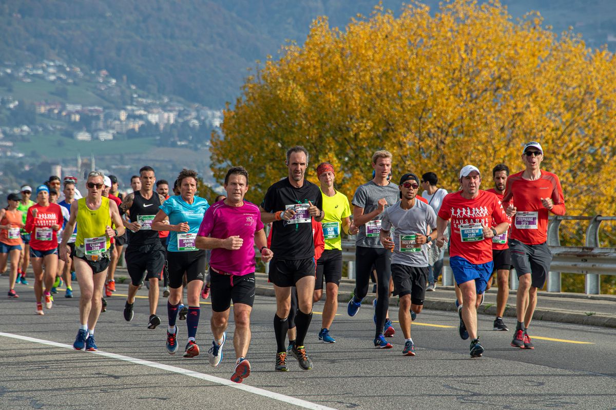 Passage aux pieds des vignes a St-Saphorin. Lausanne Marathon 2019, dimanche 27 octobre 2019. ARC Jean-Bernard Sieber