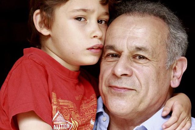 «A 3?ans, il dormait une heure par nuit, se tapait la tête partout et n'était pas encore propre. Je voulais lui apprendre la dignité et l'autonomie.» «A 3?ans, il dormait une heure par nuit, se tapait la tête partout et n'était pas encore propre. Je voulais lui apprendre la dignité et l'autonomie.»