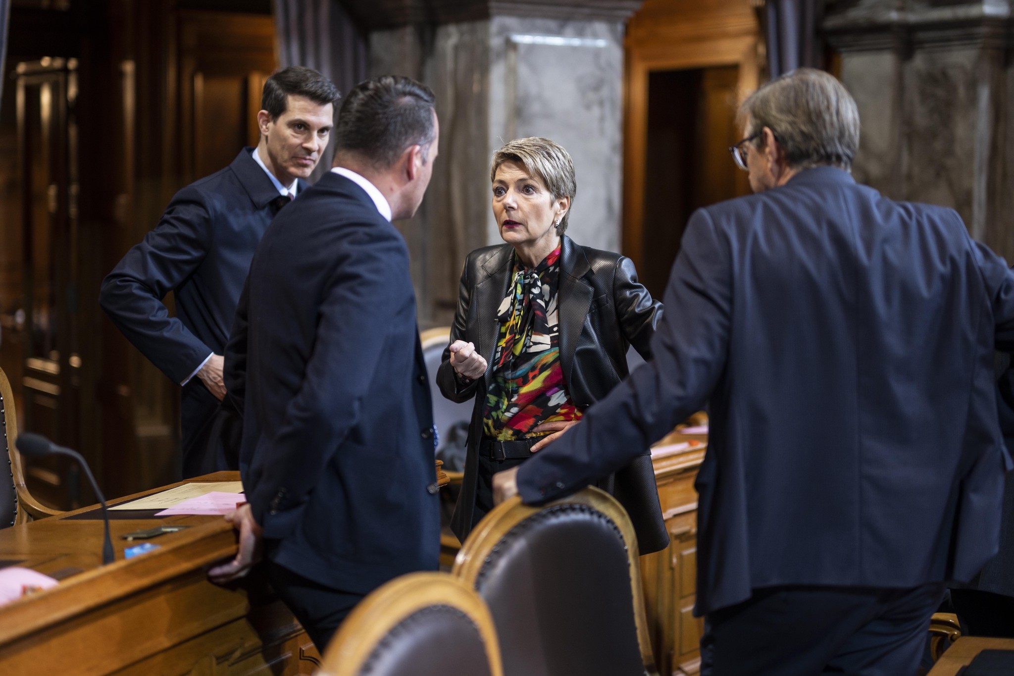 La ministre des Finances fédérales Karin Keller-Sutter était au four et au moulin pendant la session spéciale. Elle n’a pas pu empêcher un désaveu de la part du Parlement. EPA/ALESSANDRO DELLA VALLE