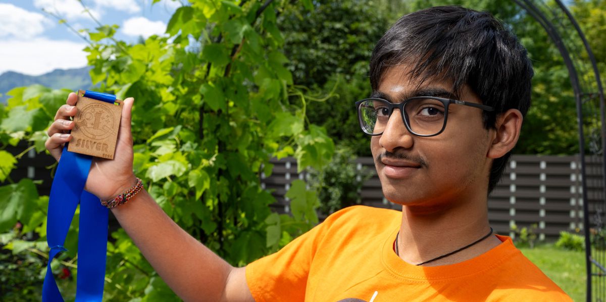 Roche, le 17 juin 2024, Pranavendra  Reddy Tammireddy est un jeune de 16 ans, prodige en mathématiques. A 12 ans il prenait déjà des cours à l'EPFL. Il vient d0btenir une médaille d'argent aux olympiades suisses d'astronomie et astrophysique. ©Florian Cella/24H
