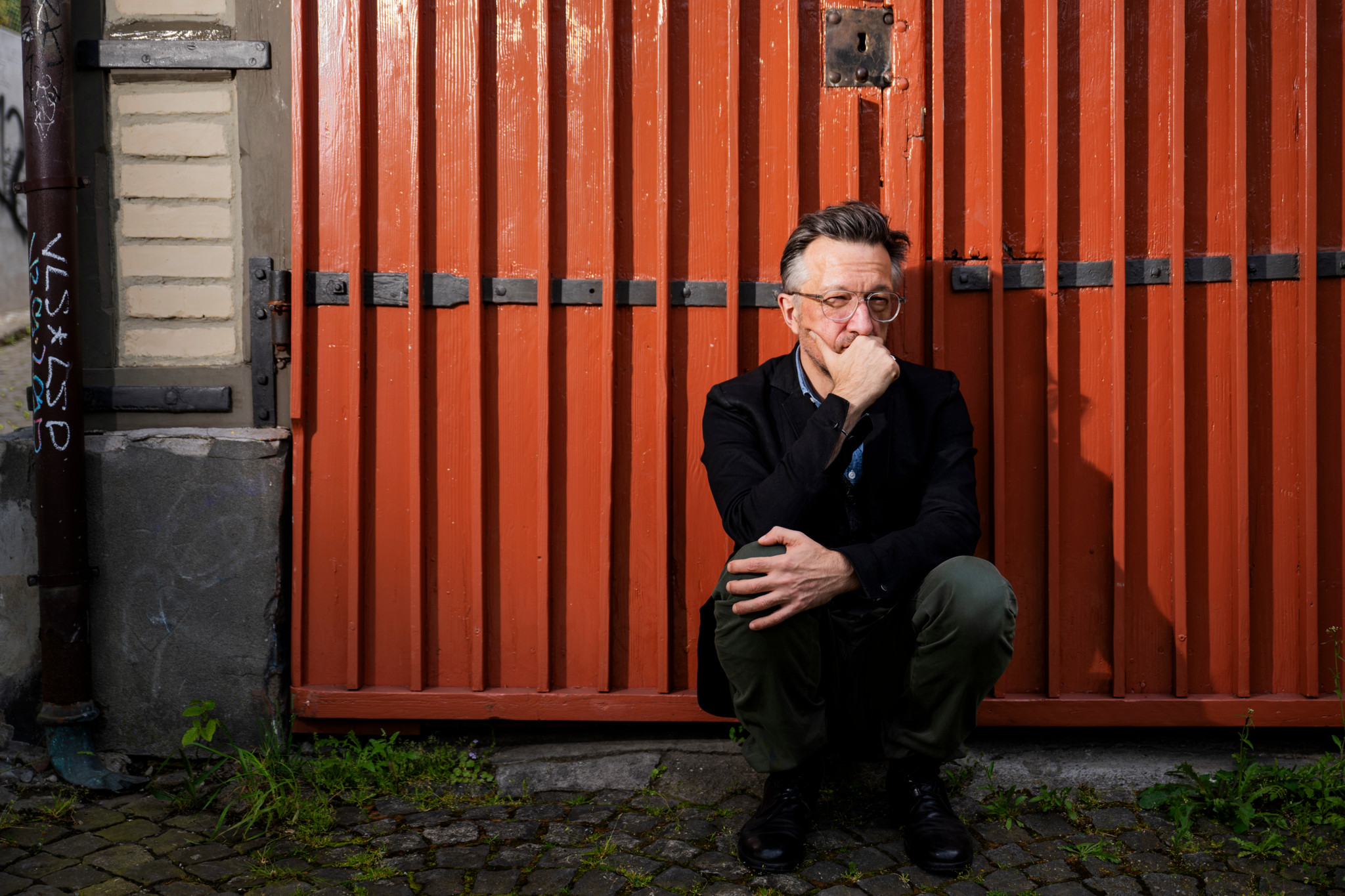 «Apropos» – der tägliche Podcast: Lukas Bärfuss’ Aufwachsen in Armut – wie der Schriftsteller seine schmerzhafte Kindheit verarbeitet