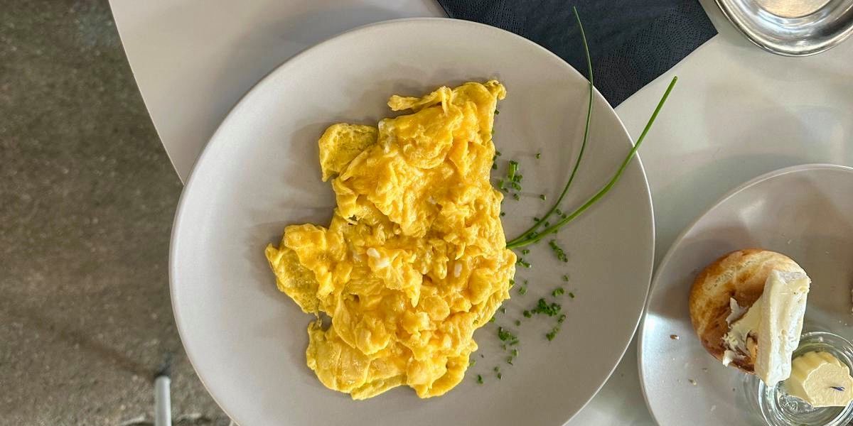 Zollikofen: Brunch im Möbelladen