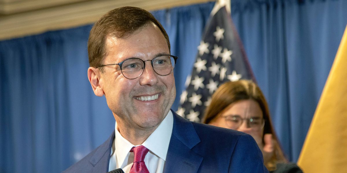 Zwischenwahlen-in-den-USA-Republikaner-bleibt-monatelang-verschwunden-dann-ffnet-er-pl-tzlich-die-Haust-r