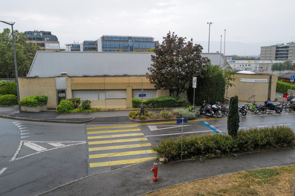 Genève 2023/08/25Bâtiment abritant les salles de gym du CFPT- 1, chemin du FORT DE L’ECLUSE PETIT LANCY. 