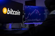 Kryptowährungen: Bitcoin sackt zum Wochenstart ab – Kurs fällt auf rund 86’000 $