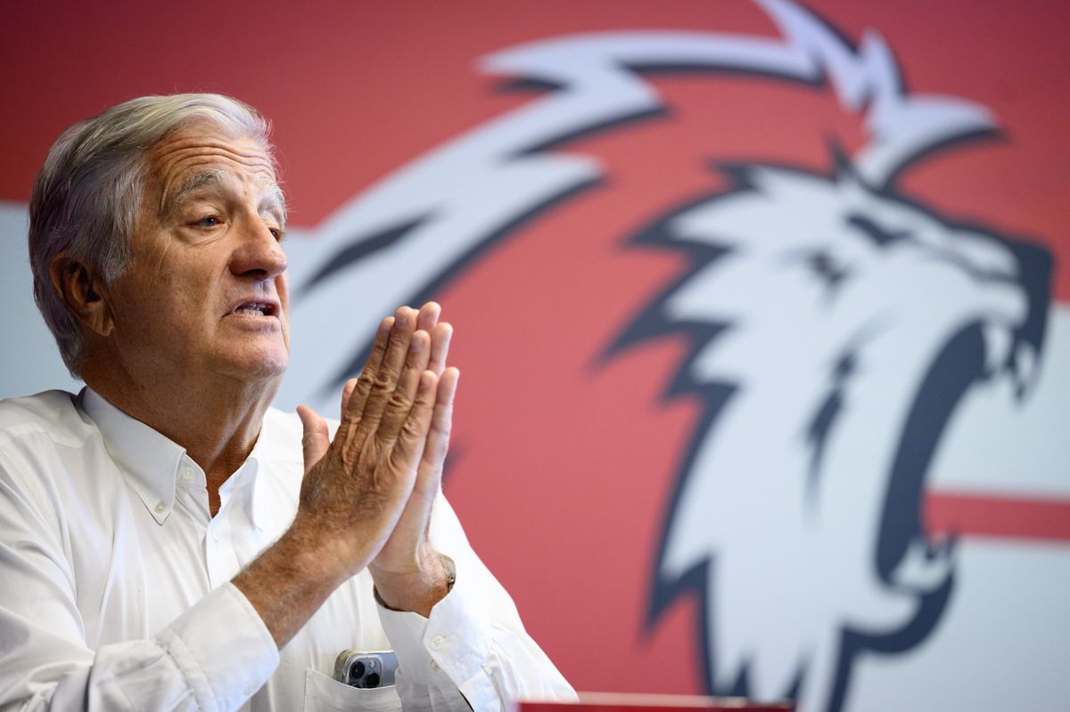 Patrick de Preux, Président du Lausanne Hockey Club, parle lors de la conférence de presse d'avant-saison du club à la patinoire de la Vaudoise Arena à Lausanne, lundi 28 août 2023.