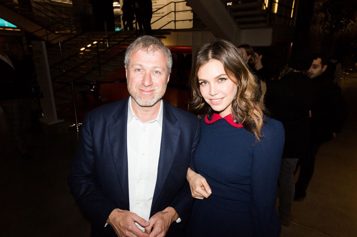 MOSCOW, RUSSIA - MARCH 09: Roman Abramovich and Dasha Zhukova attend the Preview of the Spring Exhibition Season at Garage Museum of Contemporary Art on March 9, 2017 in Moscow, Russia. (Photo by Team Boyko/Getty Images)