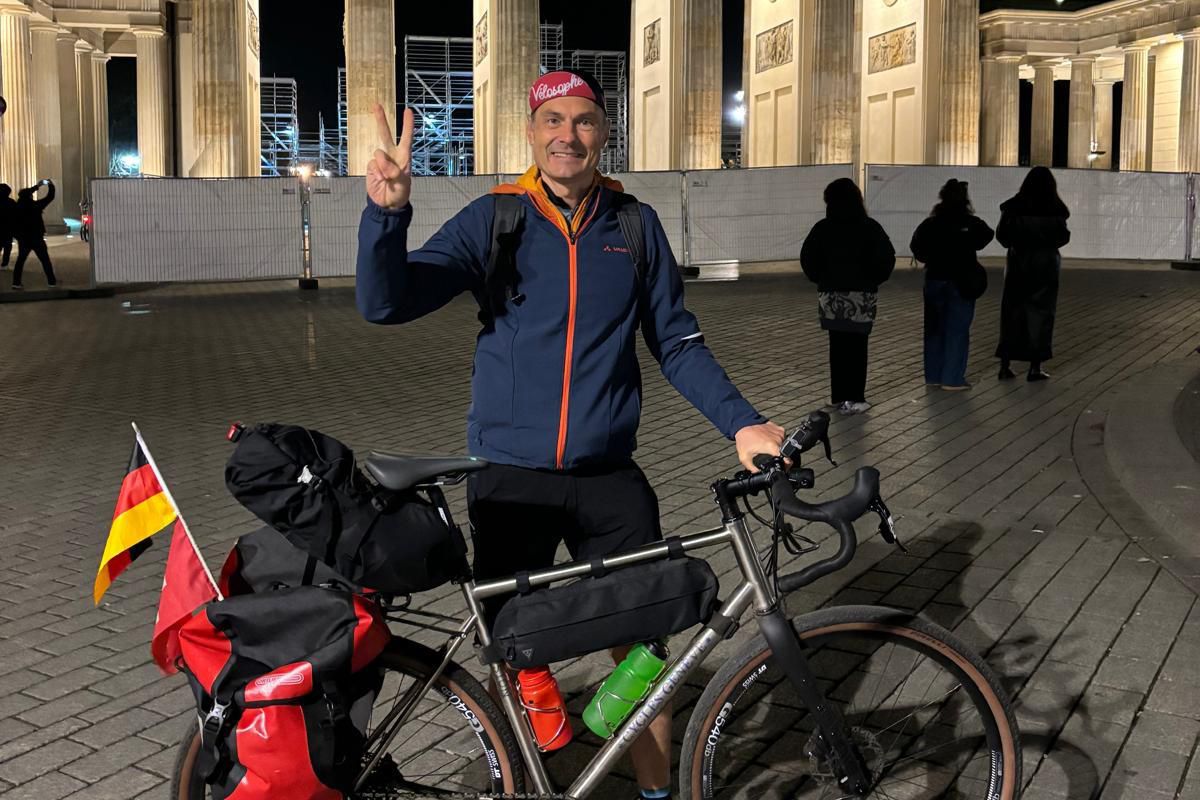 Un Genevois à vélo le long de l’ancien rideau de fer