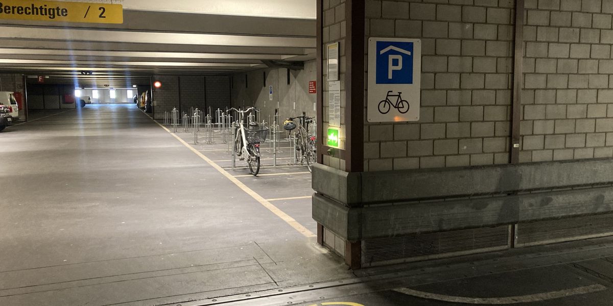 Autoparkplätze weichen dem Velo: 100 neue Abstellplätze im Postparking ...
