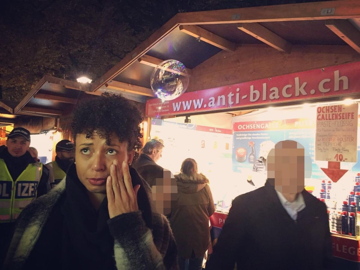 Die Leserin findet den Namen des Putzmittels gar nicht lustig. Das Innerschweizer Unternehmen ist mit seinem Stand auf dem Petersplatz der Basler Herbstmesse präsent. Die Leserin findet den Namen des Putzmittels gar nicht lustig. Das Innerschweizer Unternehmen ist mit seinem Stand auf dem Petersplatz der Basler Herbstmesse präsent.