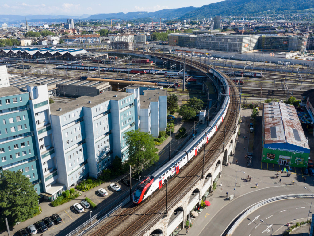 Für Bau von Velobrücke: Für Zürcher Stadtrat ist Erhalt beliebter Badmintonhalle unmöglich