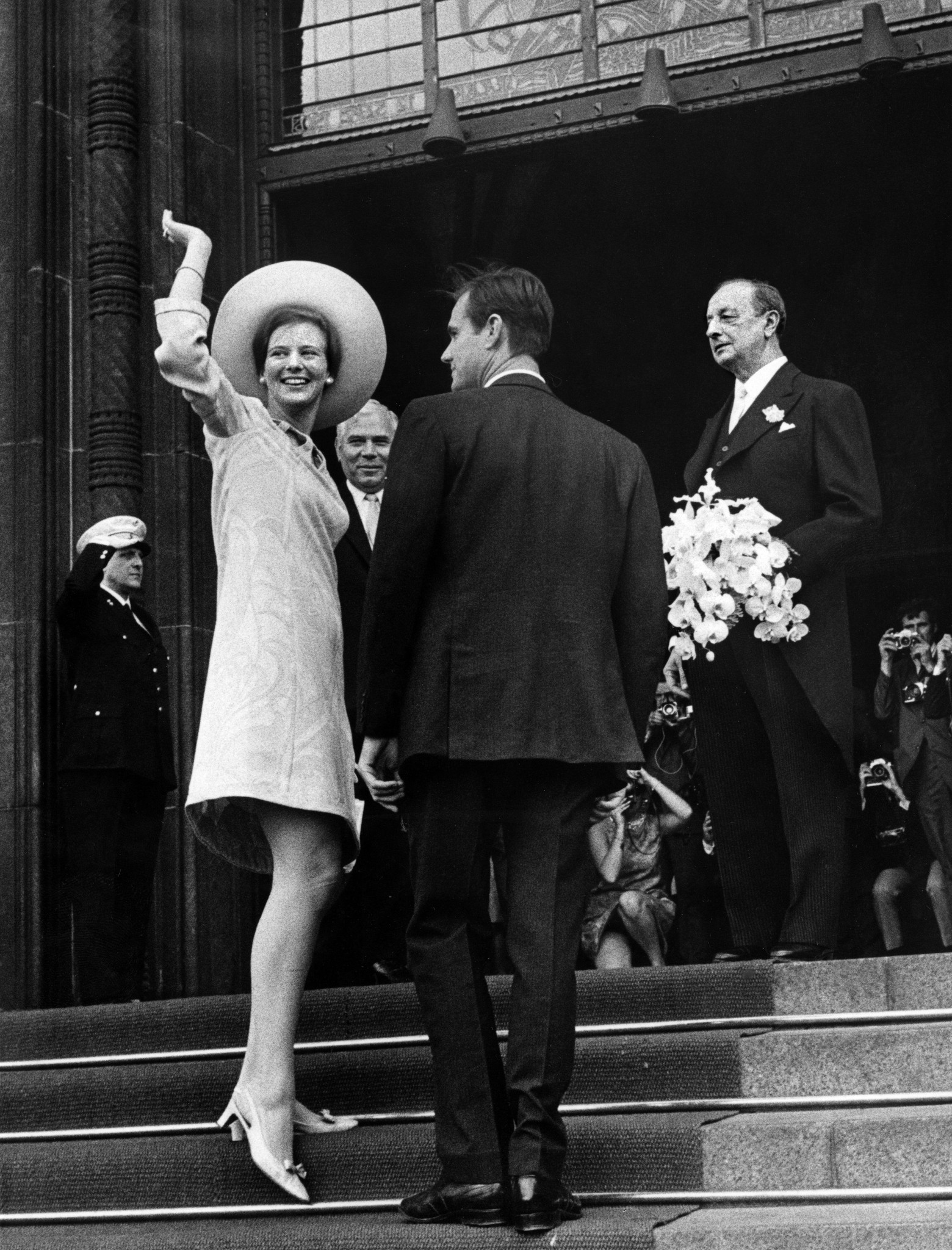 Le 9 juillet 1967, la future reine se marie à Copenhague avec le prince Henrik, décédé en 2018. 