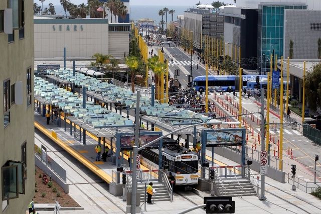 EtatsUnis Le métro de Los Angeles va enfin jusqu'à la plage Le Matin