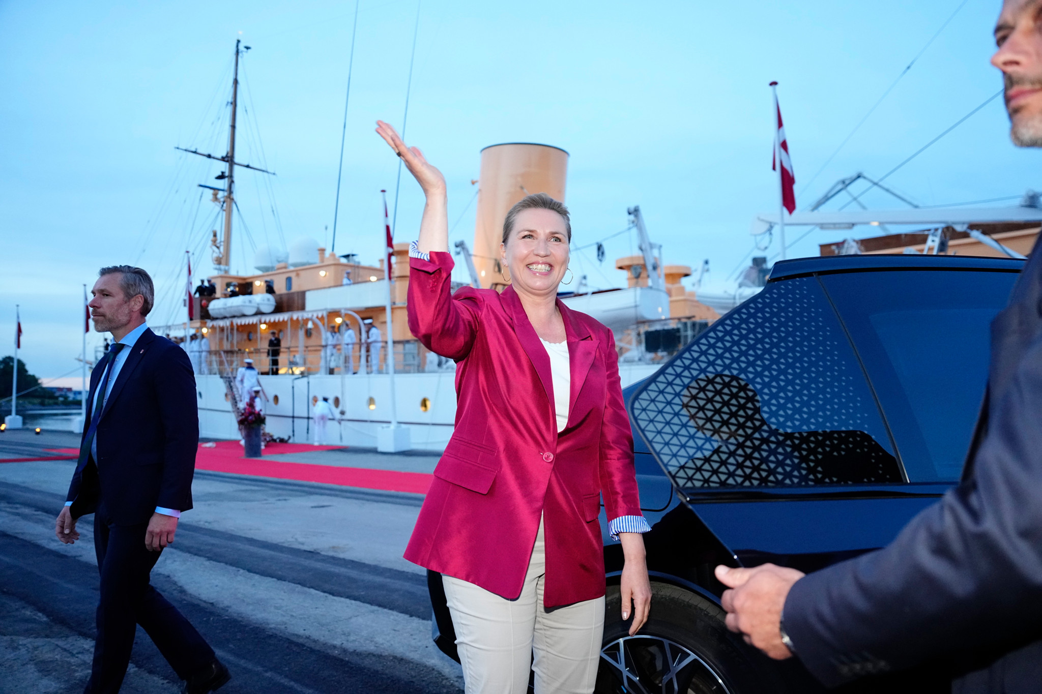 Dritte Amtszeit für Mette Frederiksen: Dänemark bekommt Vier-Parteien-Regierung