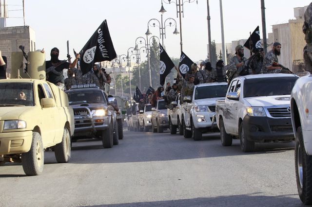 Le Belgique est en état d'alerte depuis le démantèlement le 15 janvier à Verviers et Molenbeek d'une cellule djihadiste qui planifiait des attentats contre la police. Le «cerveau» de cette cellule djihadiste est toujours recherché. Il s'agirait d'un Belge ayant combattu au sein du groupe Etat islamique (EI) en Syrie avant de rejoindre la Grèce.