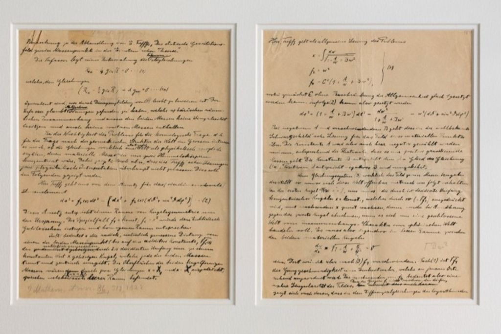 Il offre un important texte d'Einstein