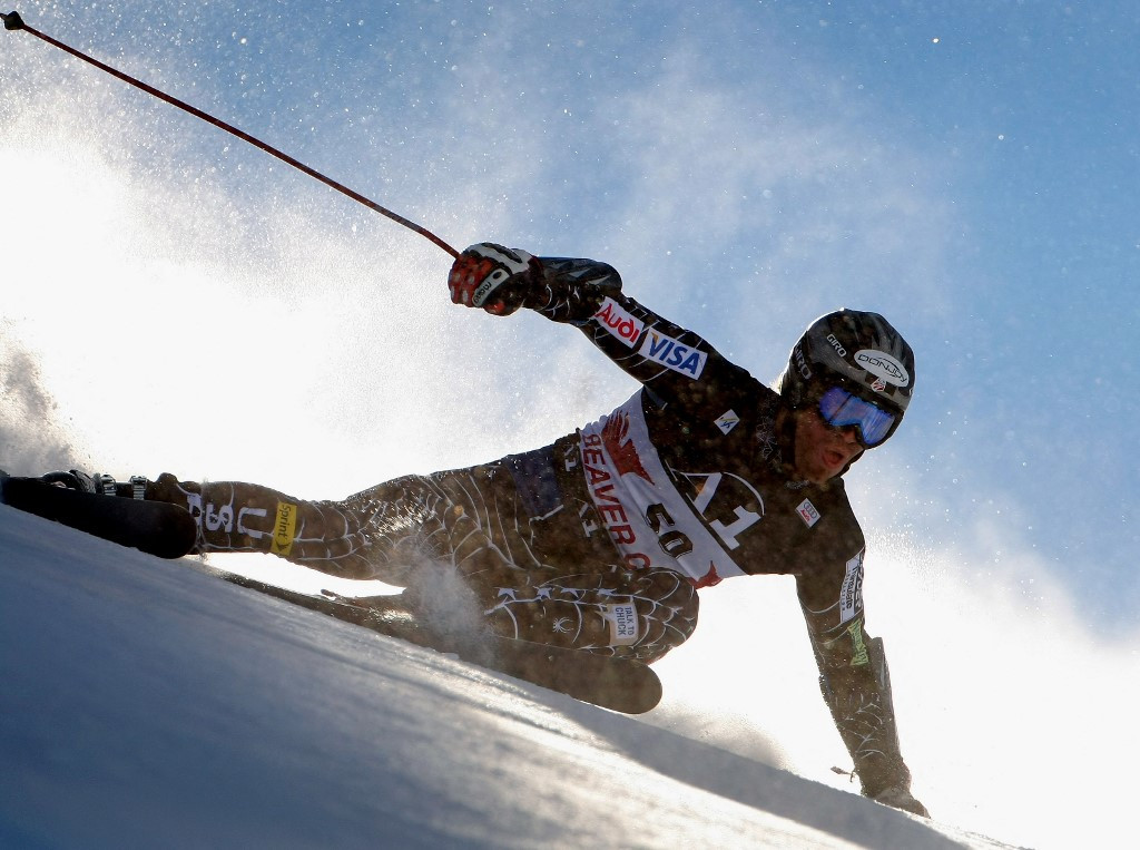Thomas Lanning (USA) fährt beim FIS Alpinen Ski-Weltcup Super-G in Beaver Creek, Colorado, durch den Kurs.