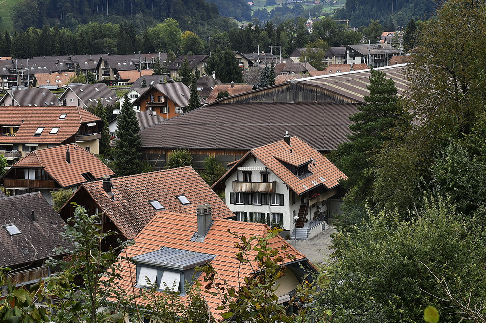 Seit 1945 wird in Hasle eine Eisbahn betrieben. Die meisten Häuser wurden erst später gebaut. Seit 9 Jahren ist die Eisfläche überdacht. 