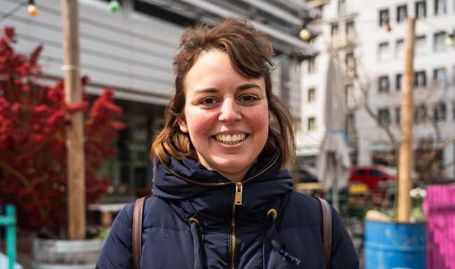Strassenumfrage zum Thema oben ohne im Hallenbad, Carla (19) aus Zürich.
14.04.2023