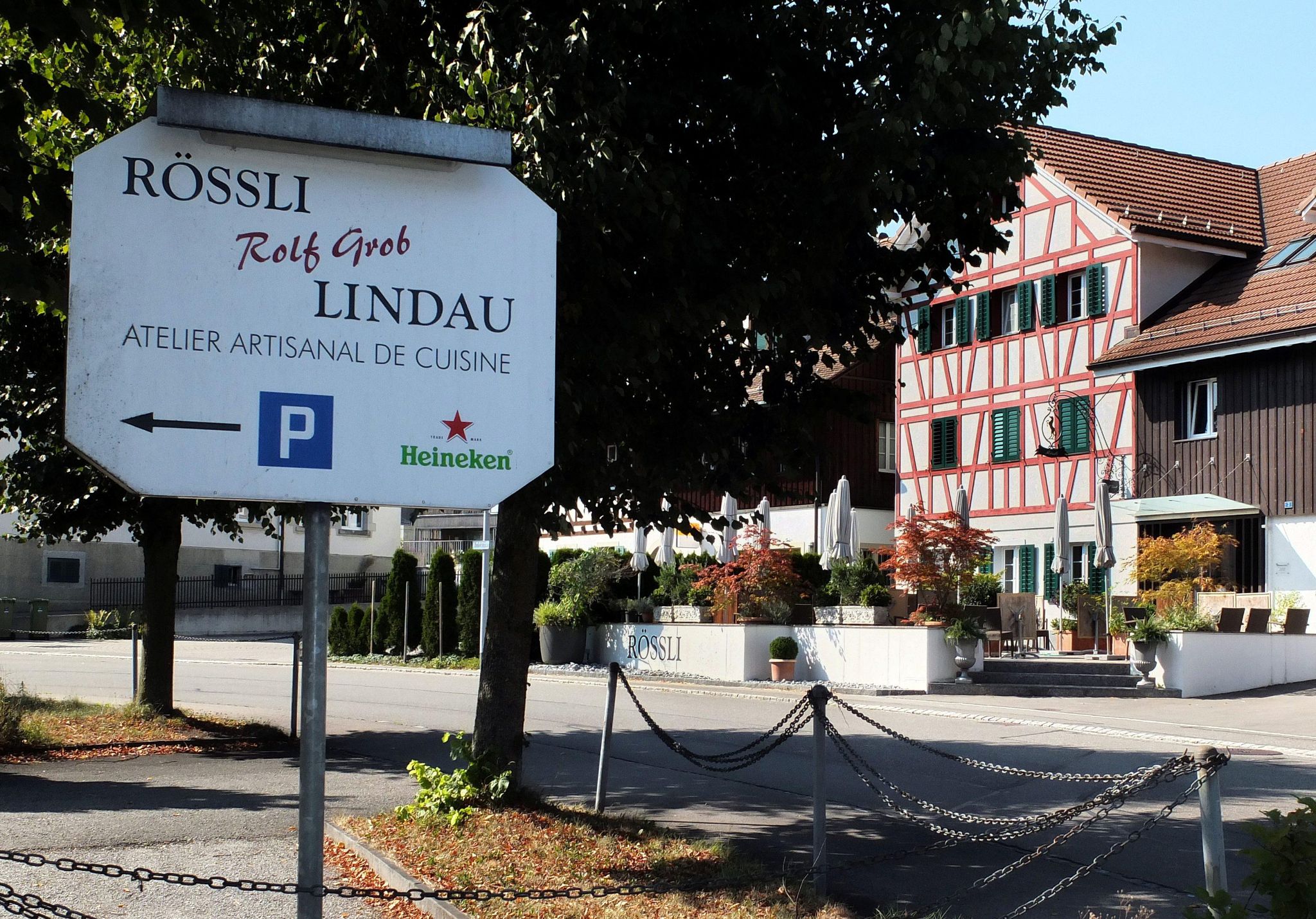 Rössli und Rolf Grob sind passé: Ab dem 1. Juli führt die Gastromotions AG das Restaurant in Lindau. 
