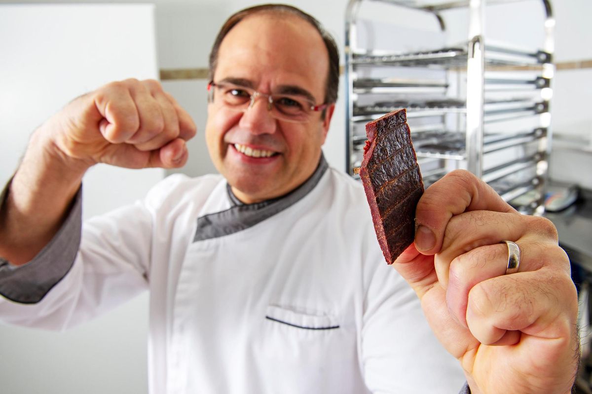 Philippe Baratte est fier de la teneur record en protéines de son Swiss Jerky: 52%!