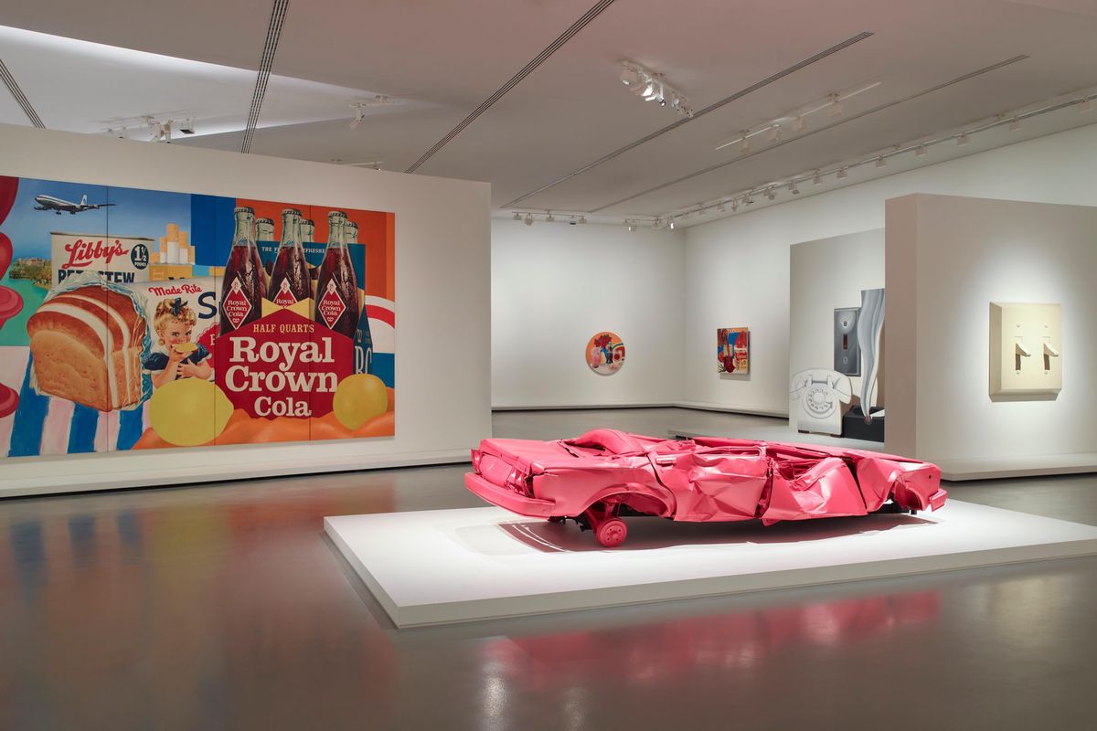 Exposition de pop art à la Fondation Vuitton à Paris avec, au premier plan, l'oeuvre de la genevoise Sylvie Fleury.