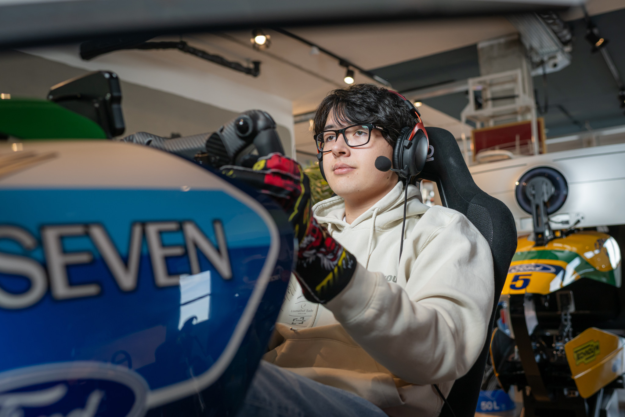Dylan Stebler: Vom Sim-Racing zum Formel-4-Cockpit