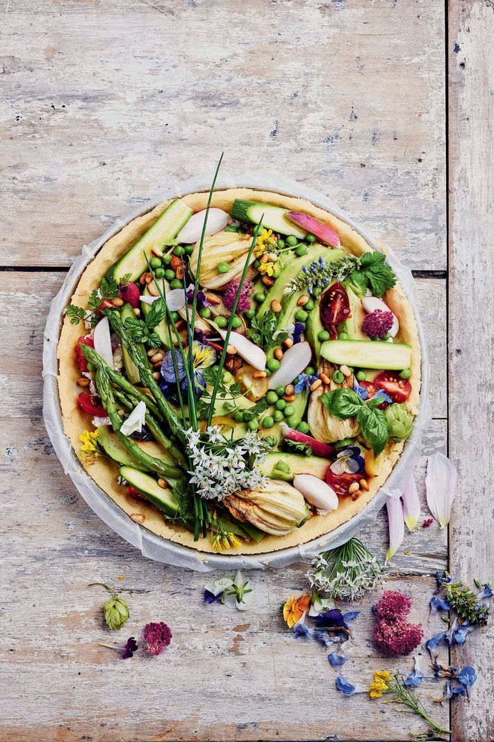 La tarte-jardin Noglu à la pâte de riz et aux légumes de printemps: 15 minutes de préparation, 1h de repos, 20 minutes de cuisson et le respect de vos amis esthètes.