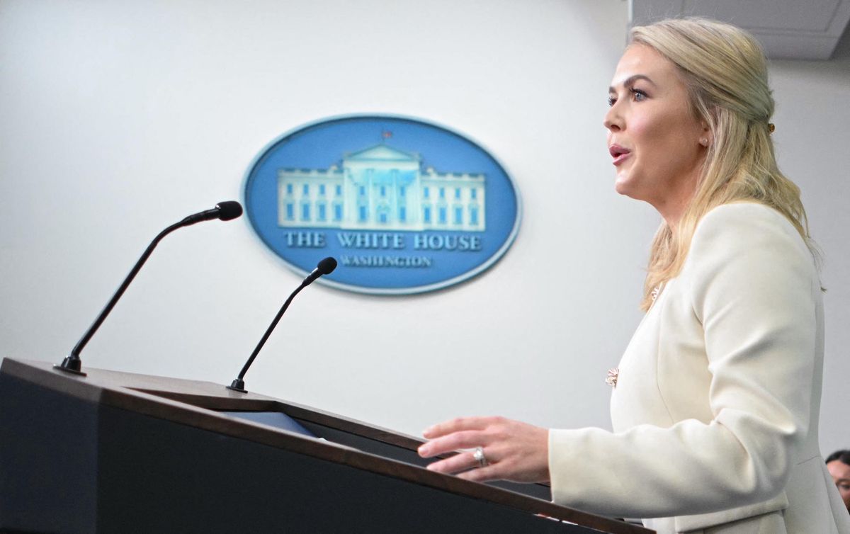 La porte-parole de la Maison-Blanche, Karoline Leavitt, s’exprime lors du briefing quotidien dans la salle de presse Brady à Washington, DC, le 19 mars 2025.