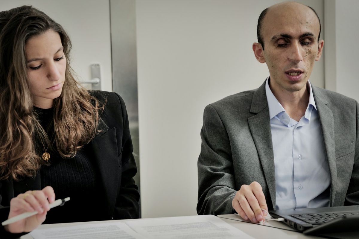 Genève, le 15 novembre 2023. Maison internationale des Associations, Rue des Savoises 15. Artak Beglaryan, ancien Ministre d’Etat de la République du Haut Karabagh-Artsakh sur les retombées du crime commis à l’encontre des Arméniens du Haut-Karabagh, à, ses côtés, Lerna Bagdjian, secrétaire de l’Union Arménienne de Suisse (UAS).