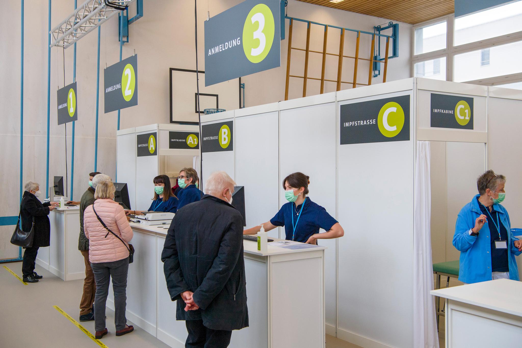 Am 7. April konnten sich die ersten Impfwilligen im Meilemer Impfzentrum piksen lassen.