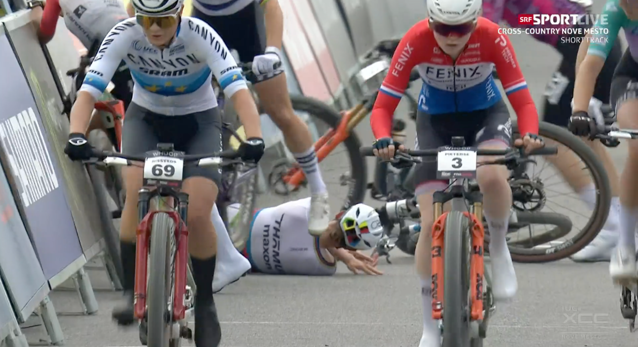 Malheur beim Mountainbike: Keller räumt Neff ab – Schweizer Teamkolleginnen stürzen im Weltcup