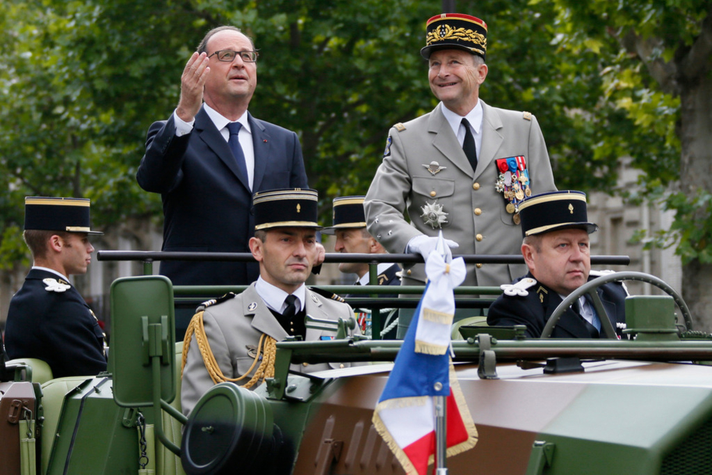 «Hollande tritt als entschiedener Feldherr auf»
