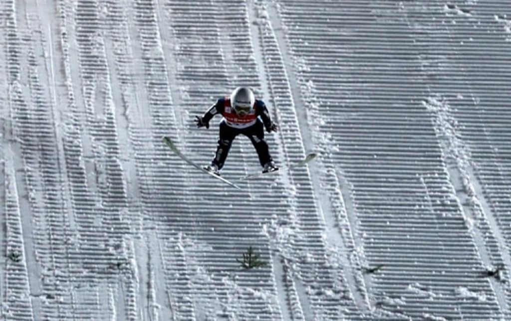 Les Suisses échouent au 10e rang au saut à skis