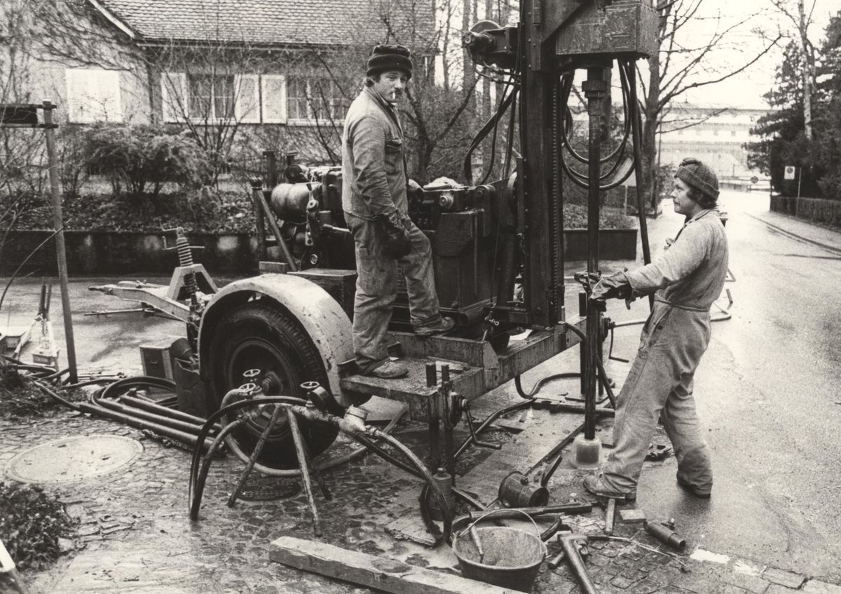 Aus dem Bildarchiv der Winterthurer Bibliotheken: Bohren fürs Archiv ...