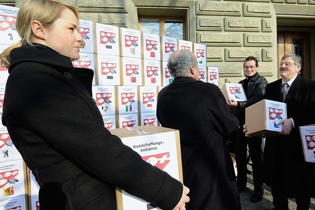 Durchsetzungsinitiative: Jetzt sammelt die SVP | Berner Zeitung